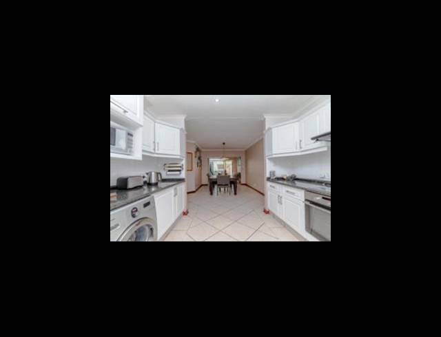 3 BEDROOM SIMPLEX RENTED IN SOMERSET PARK